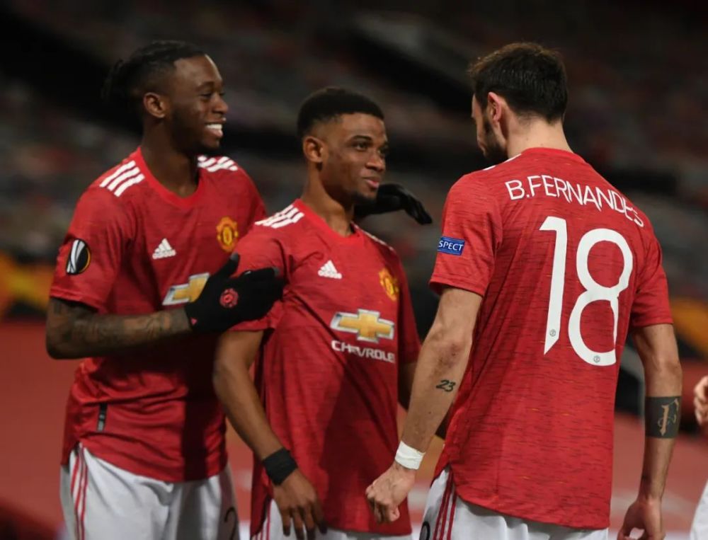  定位球防守现漏洞，致命失误葬送胜果