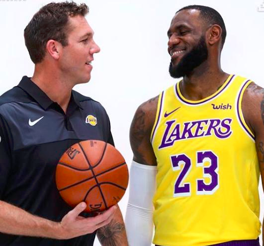  主帅战术调整，变阵奇兵收获大捷