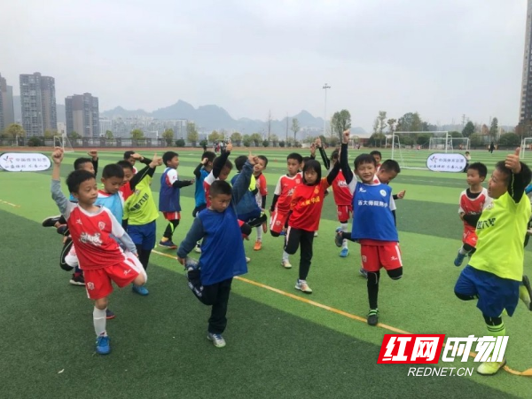  公益足球走进山区，体育精神传递温暖力量