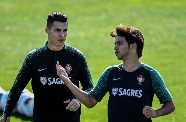  巴西新星维尼修斯闪耀欧冠赛场斩获最佳球员