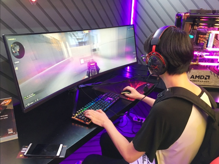  电竞装备全面革新，专业外设助力选手突破极限